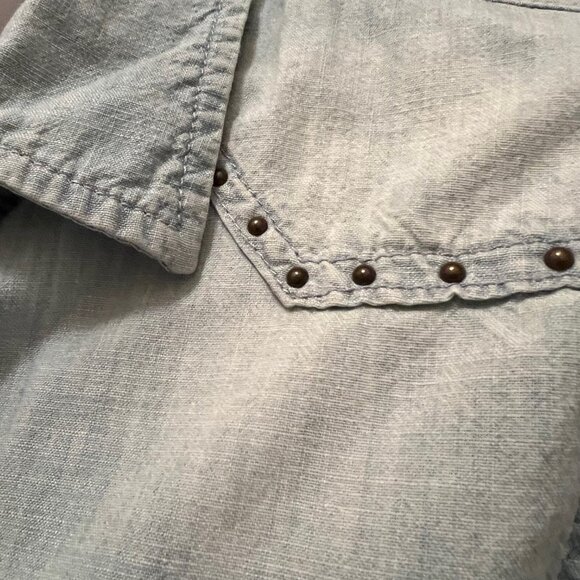 American Eagle Outfitters-Long Sleeve Denim Western Shirt-Studs-Pearl Snaps-Sz 4 - Picture 7 of 15